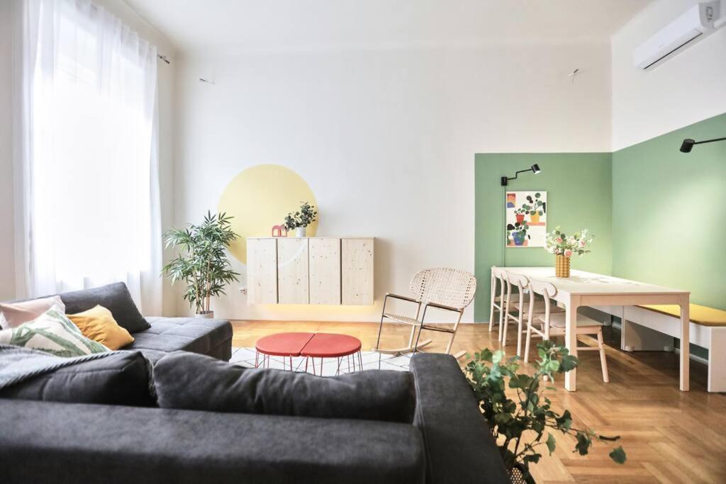 Unwind In Style W Sauna Dsgn 2Br Home, Budapest